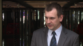 Złoty wrażliwy na sytuację na Wschodzie. RPP poczeka z obniżkami stóp