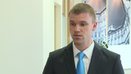 Citi Handlowy: Polska gospodarka największe spowolnienie ma już za sobą. Istotnego ożywienia spodziewamy się w 2015 roku INWESTOR, sprzedaż, sprzedaż detaliczna, Główny Urząd Statystyczny, GUS, PMI, PMI dla przemysłu, PKB Polski - Wrześniowe dane o sprzedaży detalicznej (wzrost o 1,6 proc. rok do roku i spadek o 0,9 proc. w stosunku do sierpnia) rozczarowały analityków. Jak podkreśla jednak Jakub Wojciechowski z banku Citi Handlowego, nie wpłyną one zasadniczo na zakładane rezultaty całej gospodarki w 2014 roku. Jego zdaniem największe spowolnienie ma ona już za sobą, a w 2015 roku spodziewany jest jej istotny wzrost.