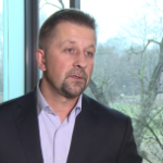 Słabnące euro i drożejący dolar korzystne dla polskich spółek. Wyniki wielu firm powinny się w tym roku poprawić