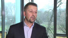 Słabnące euro i drożejący dolar korzystne dla polskich spółek. Wyniki wielu firm powinny się w tym roku poprawić