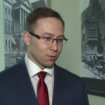 W. Juroszek (AgioFunds TFI): Na niskich stopach procentowych korzysta głównie branża odzieżowa. Zagrożeniem dla niej może być jednak mocny dolar