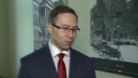 W. Juroszek (AgioFunds TFI): Na niskich stopach procentowych korzysta głównie branża odzieżowa. Zagrożeniem dla niej może być jednak mocny dolar