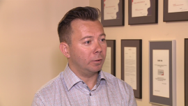 Oddział SARE w Berlinie ma dać spółce lepszy dostęp do europejskich rynków INWESTOR, ekspansja zagraniczna, rynek regulowany GPW, akwizycje, oddział zagraniczny - Działająca w segmencie e-mail marketingu spółka SARE otworzyła w Berlinie swój pierwszy zagraniczny oddział. Działalność odbywać się będzie za pośrednictwem spółki córki SARE GmbH. Fizyczna obecność za granicą istotnie poprawi kontakt z partnerami biznesowymi nie tylko w Niemczech, lecz także w Austrii. Plany zarządu zakładają utrzymanie 25-30 proc. udziałów zagranicznych przychodów w strukturze sprzedaży spółki.