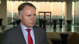 W najbliższych tygodniach akcje Indos SA powinny zadebiutować na NewConnect. Firma zapowiada inwestycje w faktoring i liczy na wzrost obrotów INWESTOR, fundusz sekurytyzacyjny, wierzytelności, NewConnect, debiut, inwestorzy, wyniki, plany, leasing, faktoring - Spółka Indos zakłada, że jej przychody z faktoringu będą przyrastały co roku w tempie kilkunasoprocentowym. Firma ocenia, że zainteresowanie tą formą zabezpieczania płatności w Polsce rośnie, ale na razie korzysta z niej kilkakrotnie mniej przedsiębiorstw niż na Zachodzie. W listopadzie akcje spółki mają zadebiutować na rynku NewConnect.