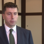 Wojna cenowa ponownie obniży ceny polis OC na polskim rynku. Spadające dochody firm i nowy podatek wymuszą konsolidację branży