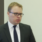 Ustawa frankowa to nie tylko ryzyko wyższych kosztów dla klientów. Niektóre banki mogą trafić na sprzedaż