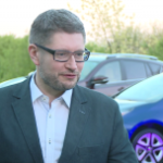 Odpowiedni styl jazdy pozwala zmniejszyć zużycie paliwa nawet o 50 proc. Oszczędną jazdę ułatwiają też producenci aut