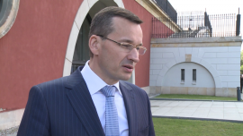 M. Morawiecki: Rząd stawia na nowoczesny przemysł. Czwarta rewolucja przemysłowa szansą dla Polski BIZNES, - Rząd zamierza wspomóc polskich przedsiębiorców i przemysł w maksymalnym wykorzystaniu szansy, jaką daje czwarta rewolucja przemysłowa, czyli łączenie najnowocześniejszych wirtualnych technologii z realną produkcją. Chce zlikwidować bariery regulacyjne, zachęcać do inwestowania w nowatorskie projekty i wspierać je finansowo oraz administracyjnie na arenie międzynarodowej. Chce także tworzyć warunki do budowania polskiego kapitału.