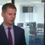 Ł. Wardyn (CMC Markets): Złoty zachowuje się stabilnie. Obniżka stóp procentowych mogłaby przyspieszyć inwestycje przedsiębiorstw