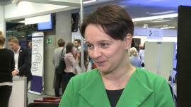 Coraz więcej firm angażuje się w działalność edukacyjną. Zyskują na tym również pracownicy