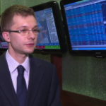 Ł. Bugaj (DM BOS): Złoty będzie słabszy do dolara. Amerykańskie podwyżki stóp procentowych najmocniej odbiją się na spółkach importujących w dolarze