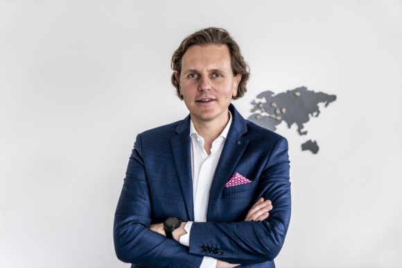 SoftBlue SA przejmuje biznes operatora telekomunikacyjnego BIZNES, Giełda - SoftBlue SA, notowana na NewConnect spółka IT, dywersyfikuje swoją działalność. Firma za 0,5 mln zł sfinalizowała transakcję zakupu zorganizowanej części przedsiębiorstwa easyCALL.pl SA. Tym samym SoftBlue SA nabyło prawa do całości biznesu firmy telekomunikacyjnej.